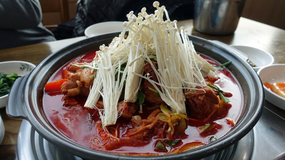 Ggongdang Boribap & Dubujjim Ilsan Aenigol Main Branch(꽁당보리밥&두부찜 일산애니골본점): Must-Try Spicy Chicken Stew!